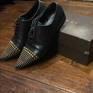 I am selling Gucci shoes cirano lux Nero style